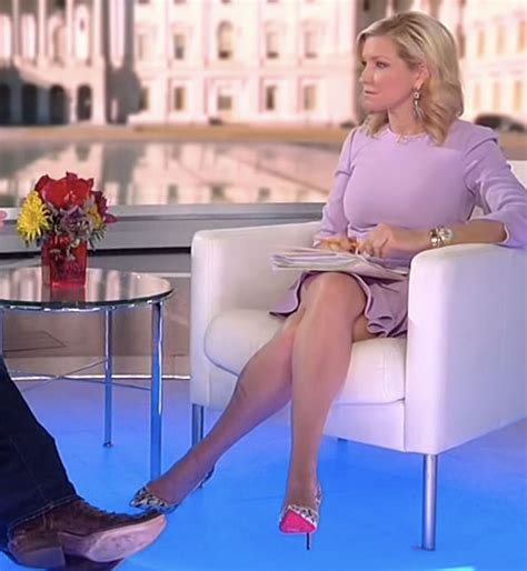 ainsley earhardt legs